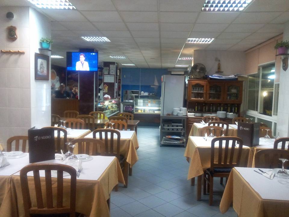 Restaurante O Veleiro | DNEmpresas Restaurante o Veleiro - Restaurante com esplanada na Costa de Caparica