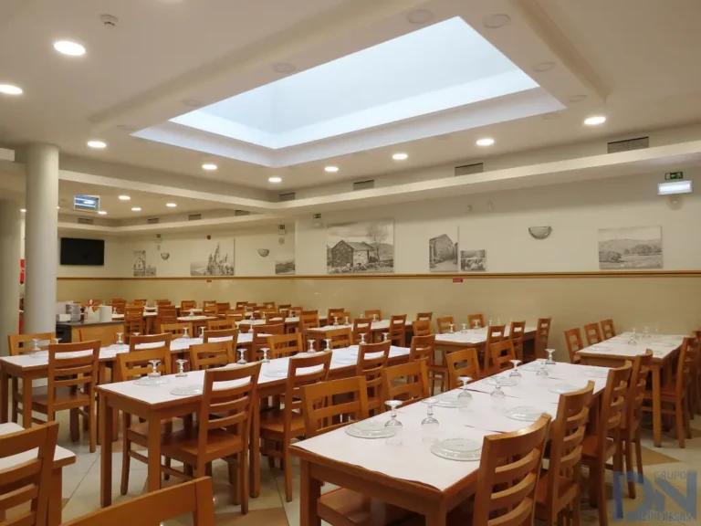 Restaurante Porta Larga - Grelhados e cozinha regional em Almada