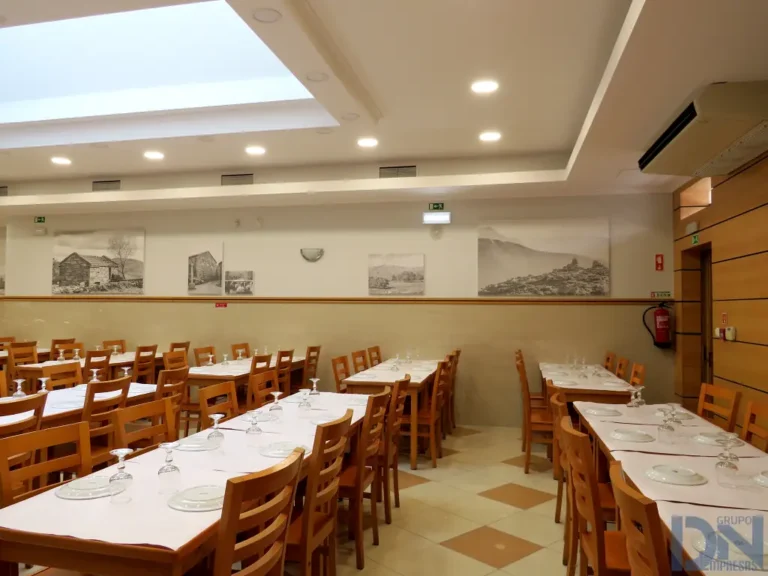 Restaurante Porta Larga - Grelhados e cozinha regional em Almada