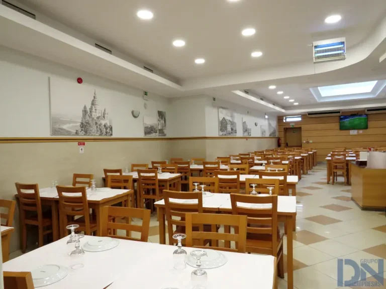 Restaurante Porta Larga - Grelhados e cozinha regional em Almada