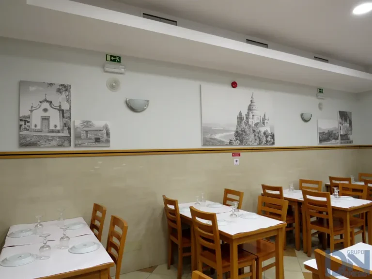 Restaurante Porta Larga - Grelhados e cozinha regional em Almada