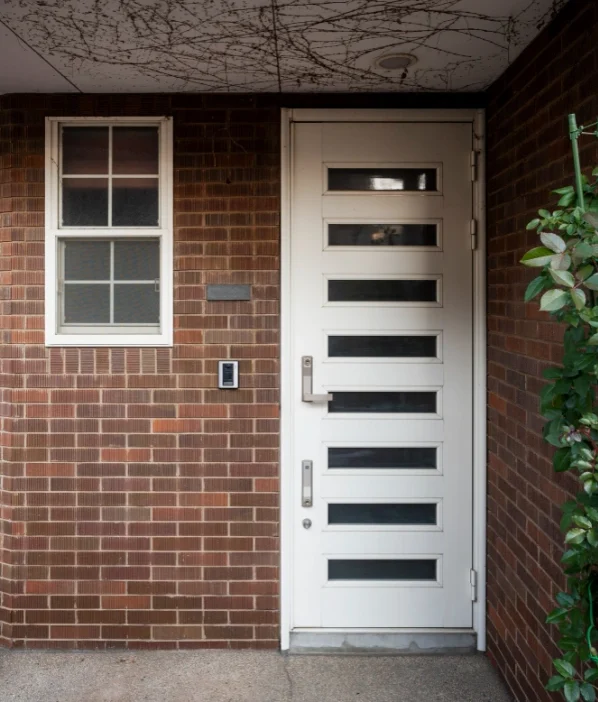 Alumínios Franco e Maia Lda fabricamos a sua porta de entrada