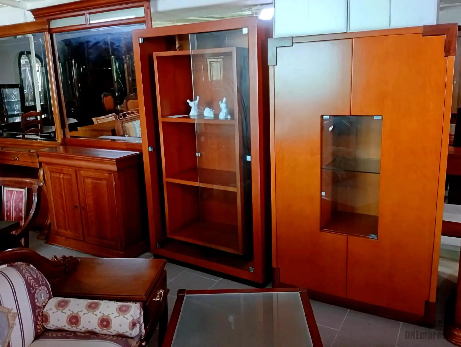 Movelmoda | DNEmpresas Movelmoda móvel de sala em madeira e vidro