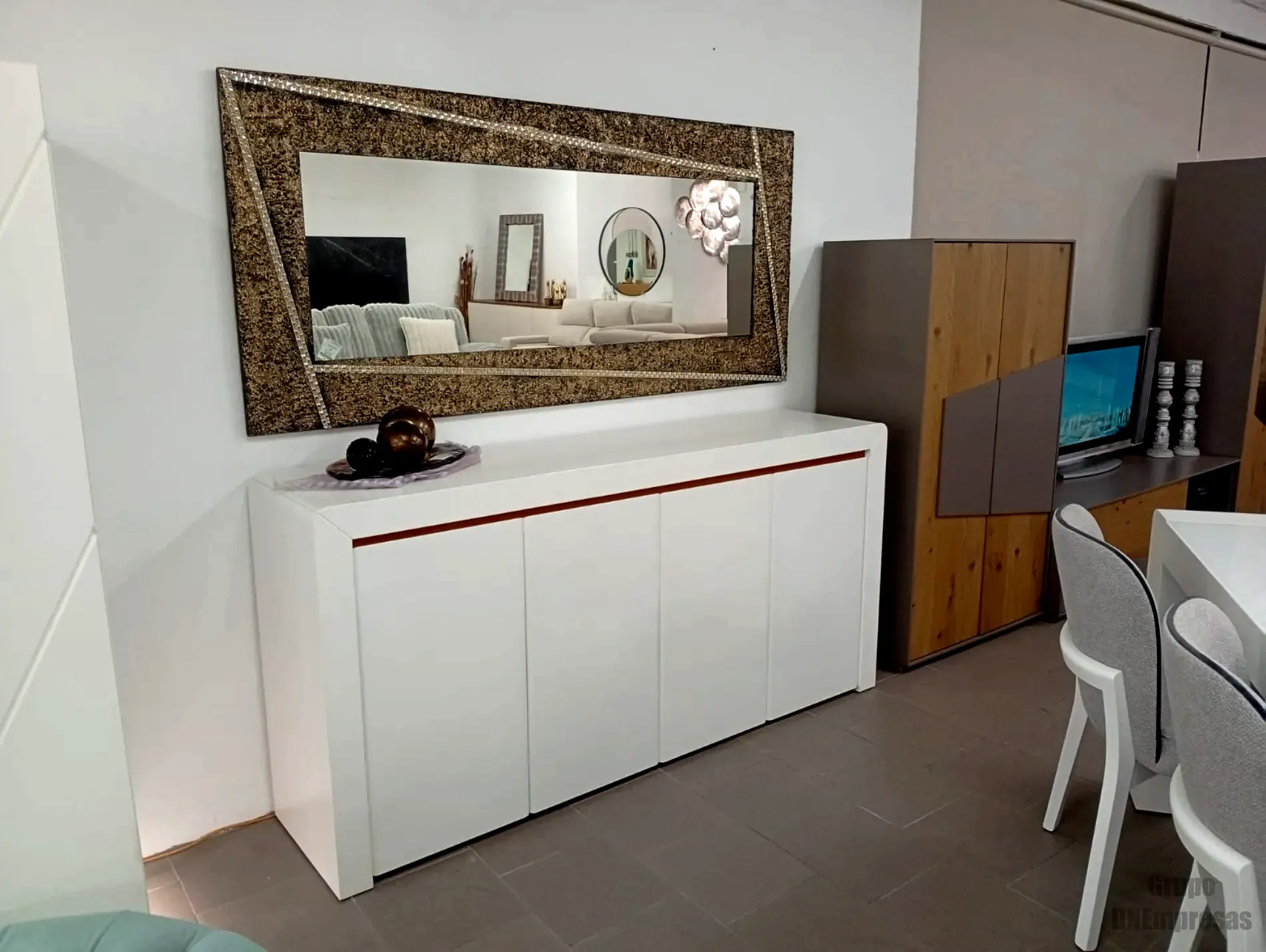 Movelmoda | DNEmpresas aparador branco de sala com espelo moderno