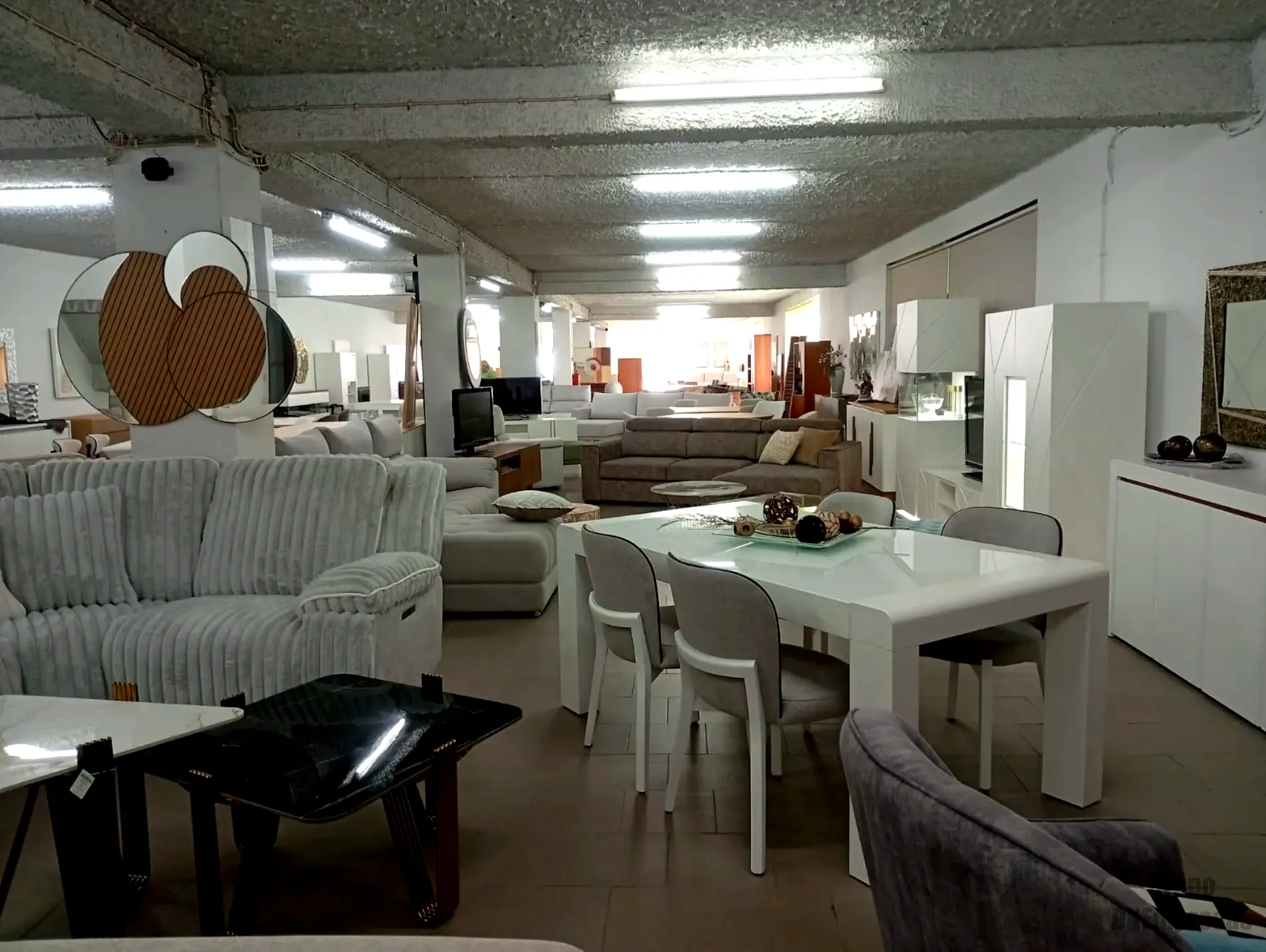 Movelmoda | DNEmpresas Movelmoda - Loja de móveis com diversos estilos.
